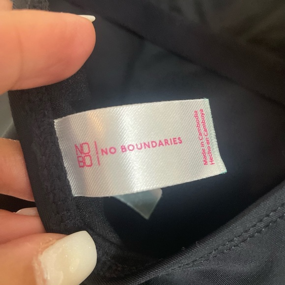 Swimsuit - Picture 3 of 6